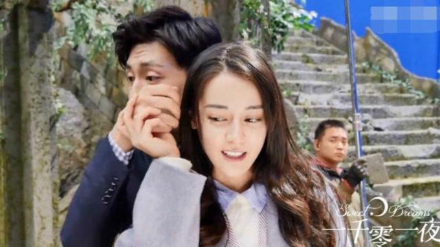 逃出昏暗的房子