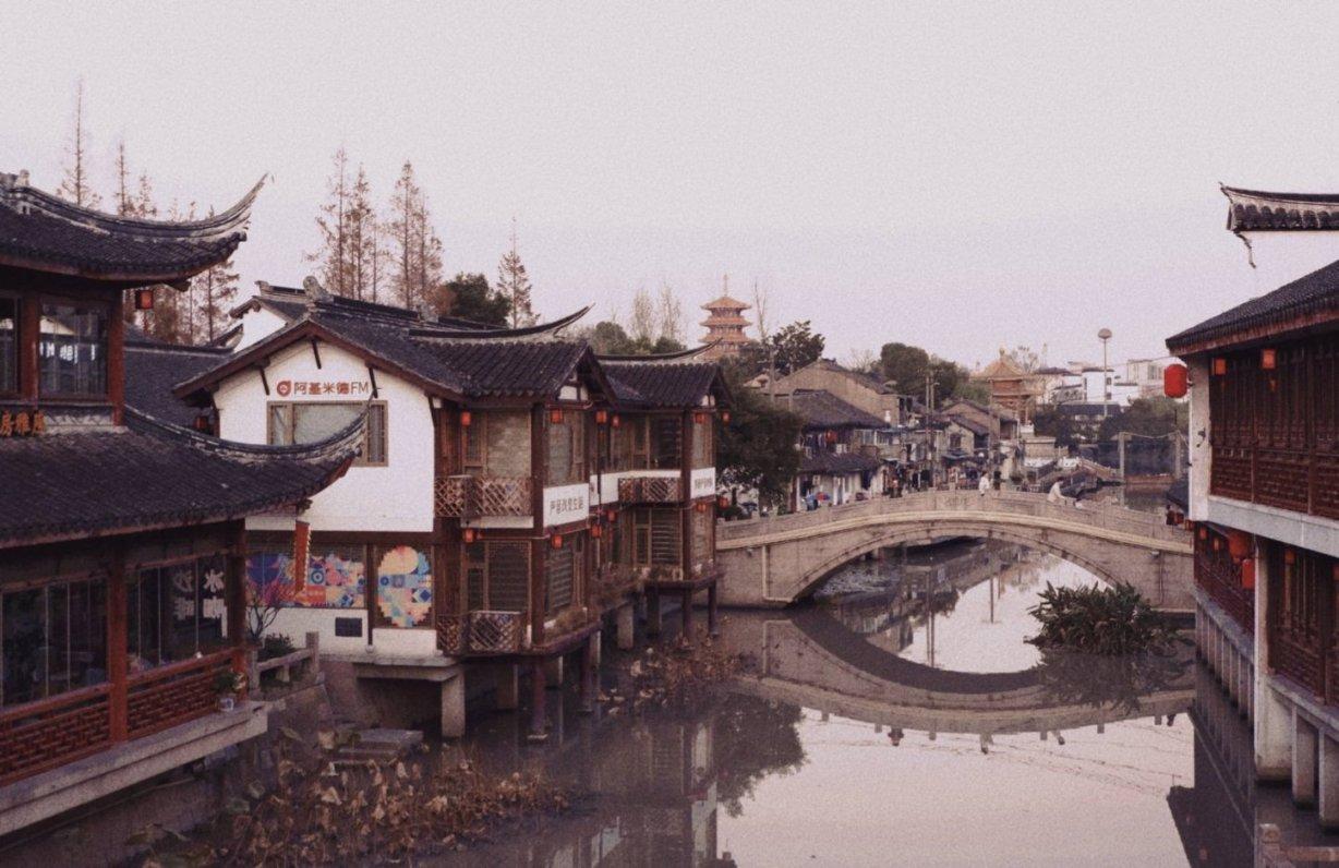 河津:花灯转起来,年味浓起来